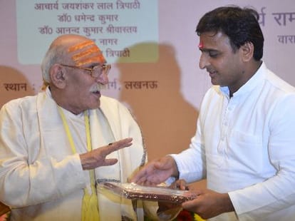  sp government always appreciate intellectual people says akhilesh