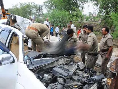 Two died in an accident in Lucknow.