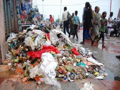 gayatri pariwar clean ganga ghat all over india.
