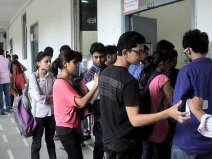 patwari recruitment in himachal, give exam without rollnumber.