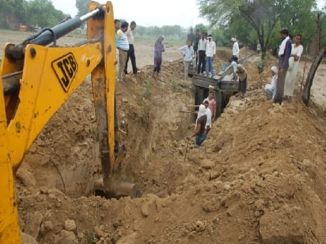 Dolpura oppose the sewer construction , Uproar