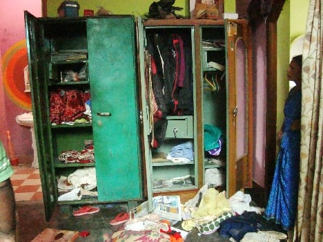 Theft occurred in Dulhipur