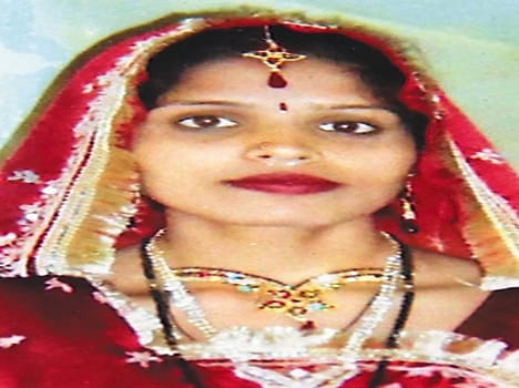 alone Woman murder 