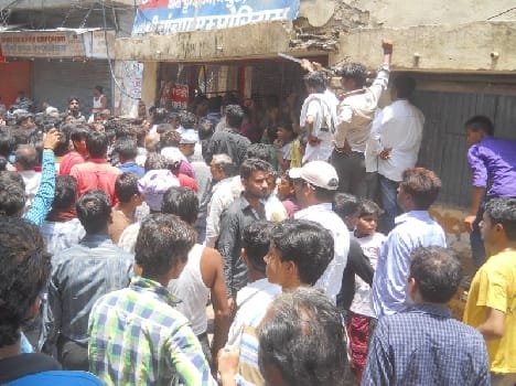 police spector beated businessman in vrindavan