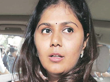 Congress leader gets cash in chikki scam