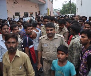 A teenaged boy killed for mobile theft.