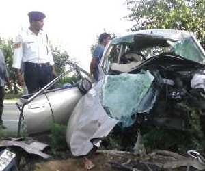 car accident at una, 3 died.