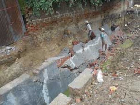 Even the rain could not afford the sewer