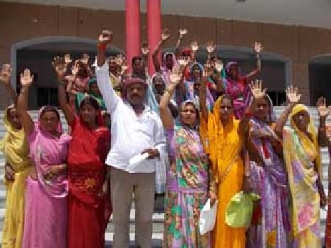 Villagers protest at collectrate campus 