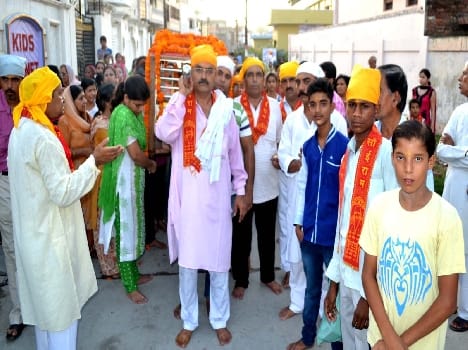 Sai devotees removed from the pomp procession