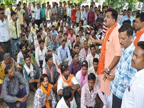 E-rickshaw politics sharp