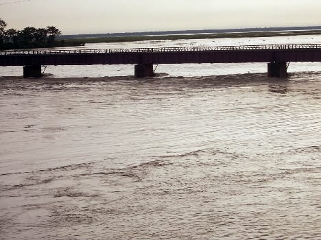 ... Still Sharda threat 40 cm above the mark