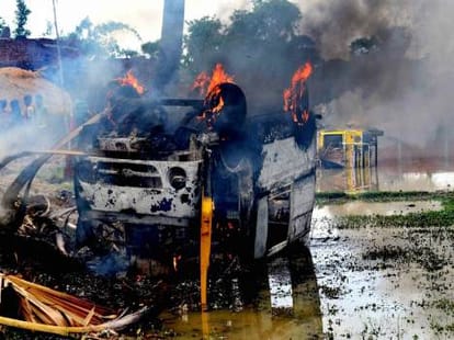 Angry mob beat three gangsters killed in Bihar