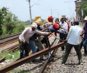 railway lost 1000 cr on fire of itarsi railway station