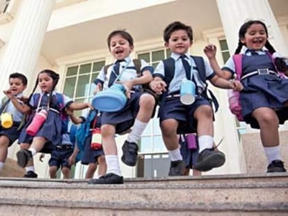 teacher teaches student, D for Daaru P for piyo