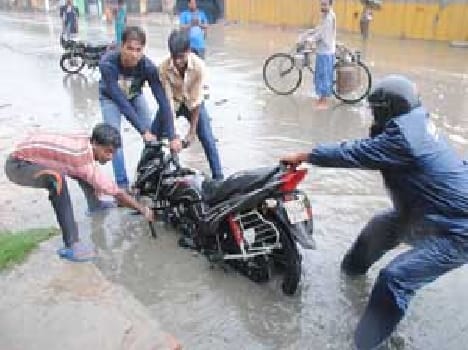 In the lathi-charged Kashi less relief
