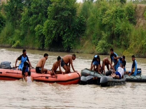 Rescue operation is run in flood tips