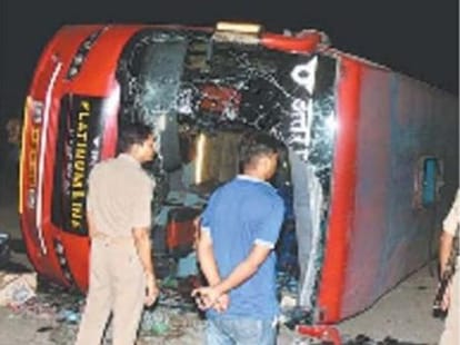 Volvo bus accident in kanpur,2 people died