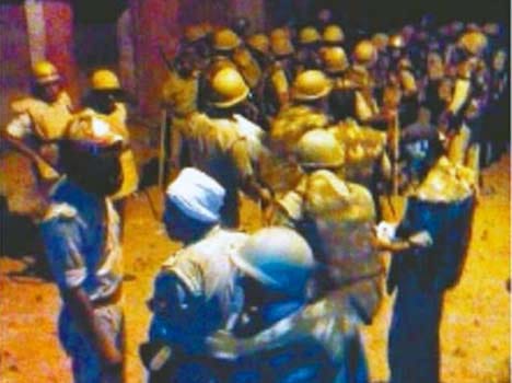 two parties colliede in muradabad