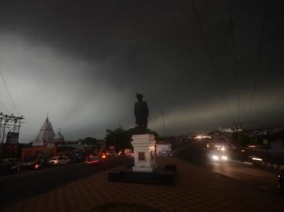 heavy rain in jammu disturbed life