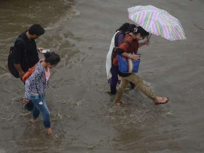 heavy rain in jammu disturbed life