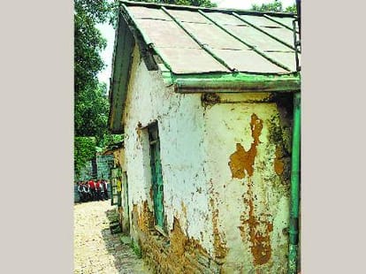 himachal pradesh university model school in poor condition
