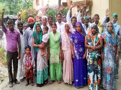 Dalits perform on the SDM Office