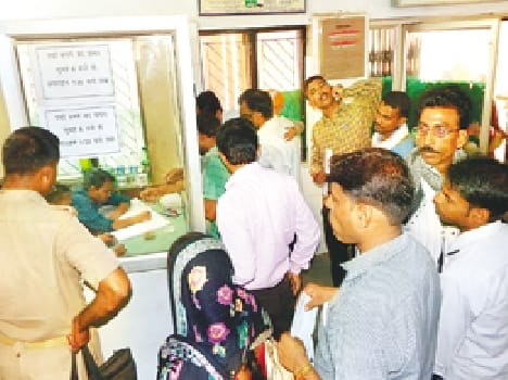 Patients receive treatment after waiting hours