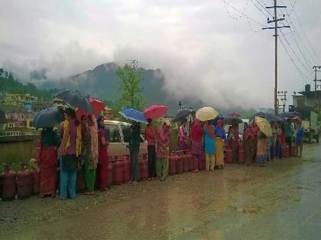 For gas cylinders trounced
