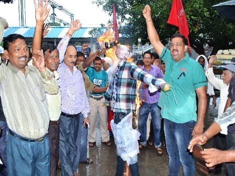 Nrmu blew Devaraya the Committee effigy