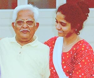 ehsan jafri's daughter target pm modi at selfie with daughter