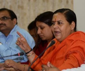 uma bharti meeting about clean ganga campaign.