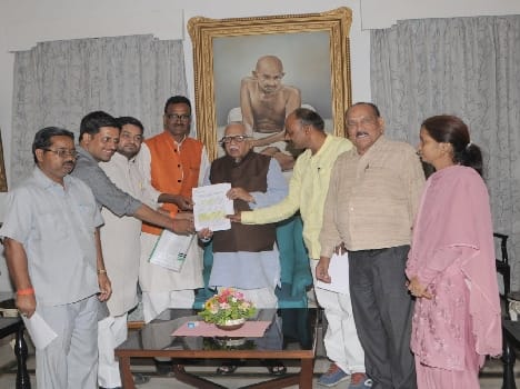 To protect cow governor met BJP