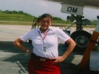 planes first class serves champaigne to sex in cabin