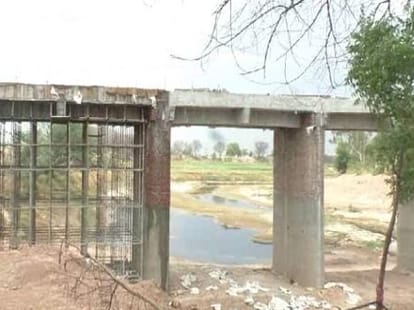 unique bridge at ghaggar river made by villagers