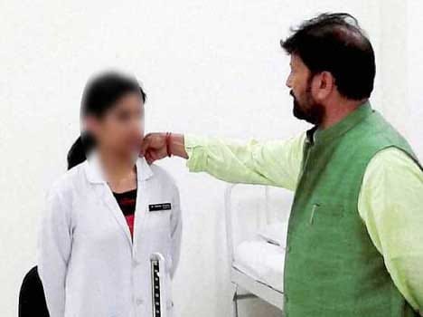 lal singh touches female doctors color