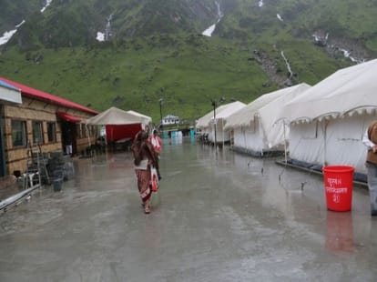 badrinath kedarnath yatra cant start on tuseday.