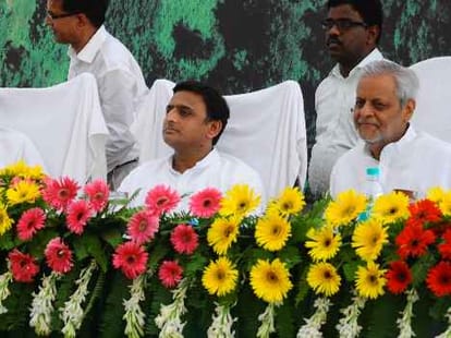 cm akhilesh yadav in tension over dadri violence