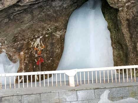 amarnath pilgrims cross 3-lakh mark