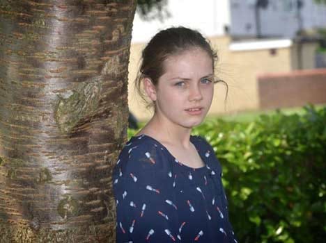 school girl attacked her own classmate with the sharpener blade