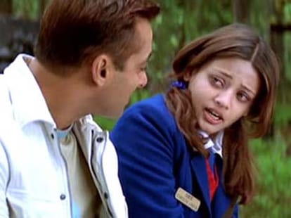 Kareena reviels actress messages Salman Khan for asking movie