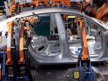 Robot kills contractor in Volkswagen Unit