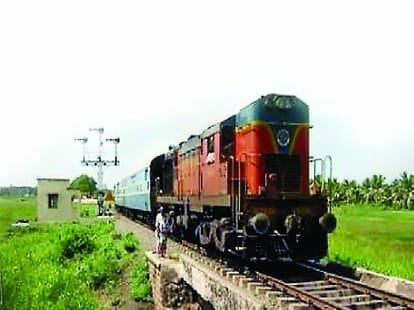 Many trains are cancelled from lucknow