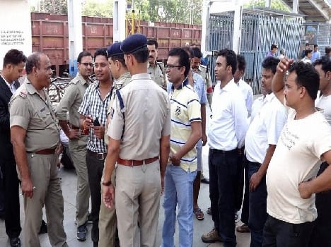 vendors commotion in the kalka mail