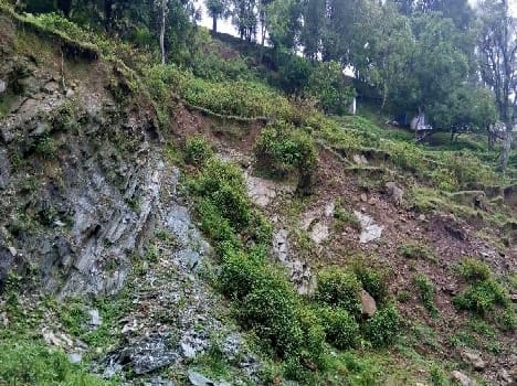 14 houses in danger