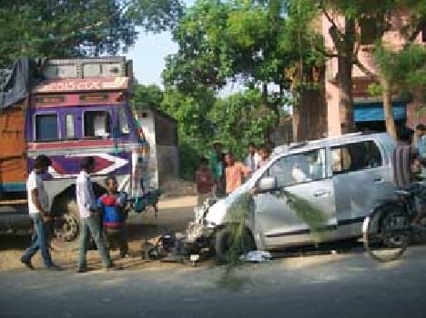 Save the cow standing in the car entered into truck