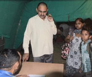 locals theft amarnath pilgrims in jammu base camp