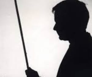 private school of lucknow fails kid in greed of money