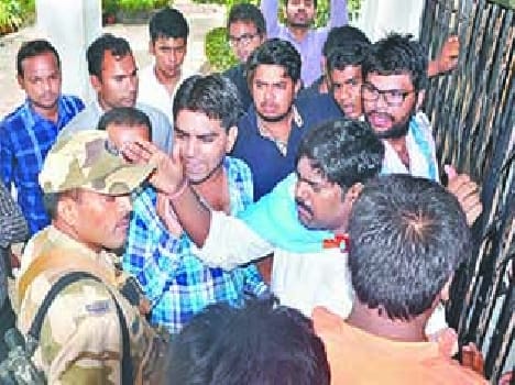 security gaurd of katheriya locked university's guest house