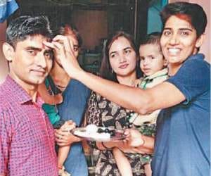 mount everest winner anita kundu brother crack UPSC